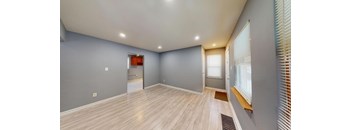 3/1.5 700 sqft