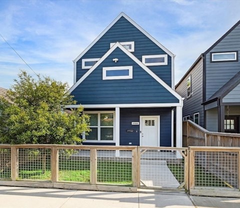 4908 Mckinney St 3 Beds Apartment for Rent