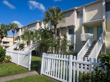 Palmera Pointe Condos