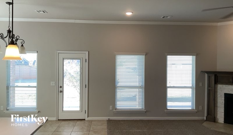 4233 NW 154th Street 4 Beds House for Rent - Photo Gallery 2