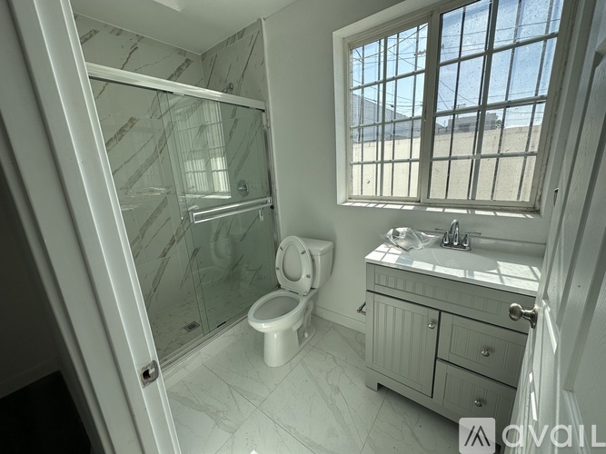 1734 West 85th Street 1 Apartment for Rent - Photo gallery 2