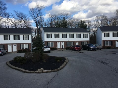 281 East Main Street 3 Beds Apartment for Rent
