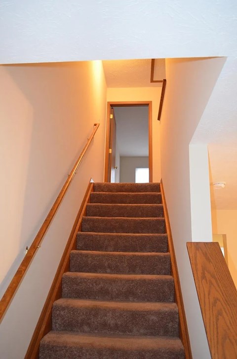 281 East Main Street 2-3 Beds Apartment for Rent