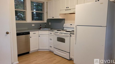 52 Shady Lane 2 Beds Apartment for Rent