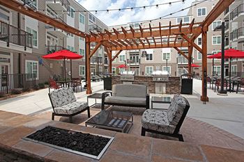 Outdoor-Grills at Link Apartments® Brookstown, North Carolina