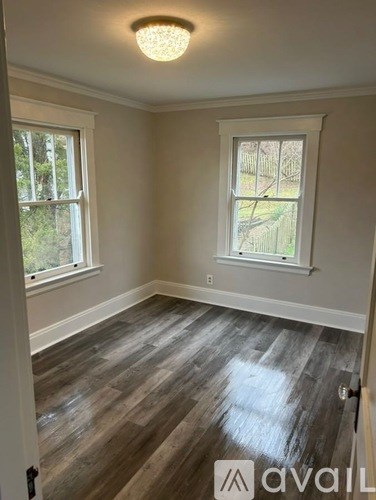 2303 Center St 3 Beds Apartment for Rent