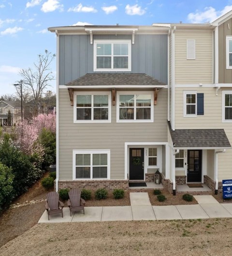 303 Pete Hollis Boulevard 3 Beds Apartment for Rent