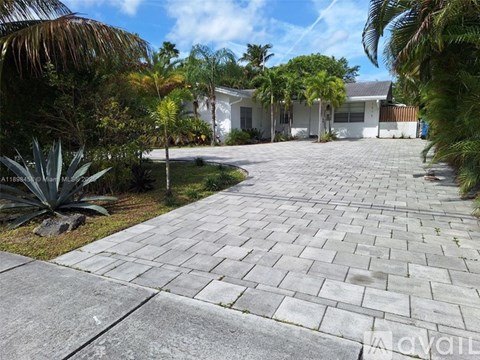 1575 NE 38Th St 4 Beds Apartment for Rent