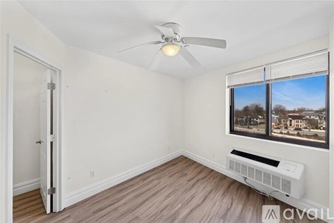 135-46 Grand Central Parkway 2 Beds Apartment for Rent
