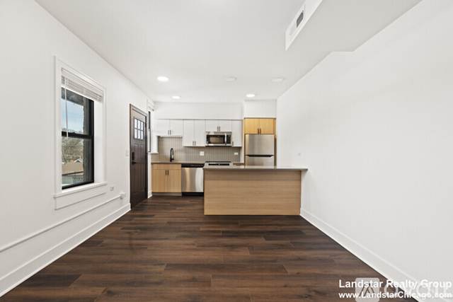 1233 Chicago Ave