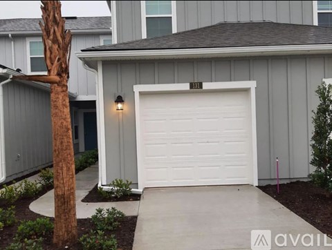 131 Pomona Way 3 Beds Apartment for Rent