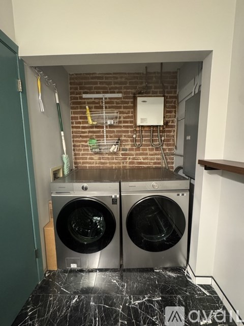 417 South Main Street 1 Bed Condo for Rent - Photo Gallery 8