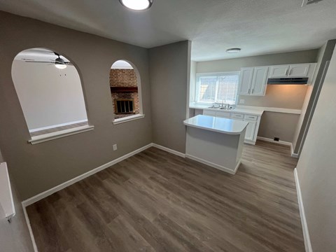1310 Whiteoak Drive 3 Beds Apartment for Rent
