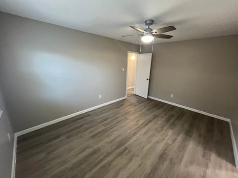 1310 Whiteoak Drive 3 Beds Apartment for Rent