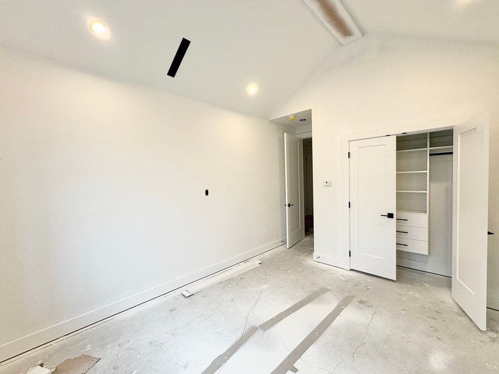 10101 Parkwood Drive 4 Beds House for Rent - Photo Gallery 15