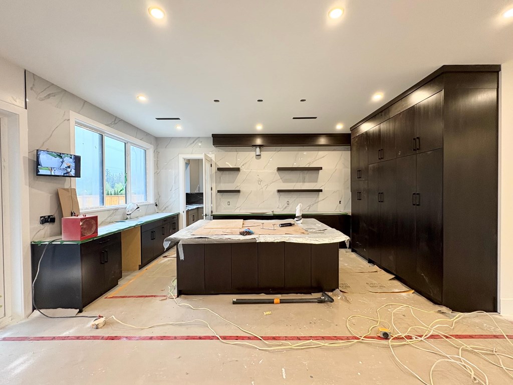 10101 Parkwood Drive 4 Beds House for Rent - Photo Gallery 1