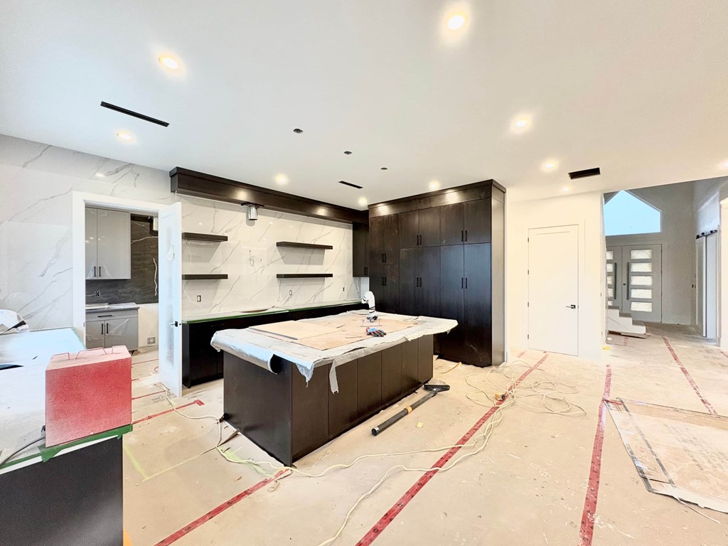 10101 Parkwood Drive 4 Beds House for Rent - Photo Gallery 5