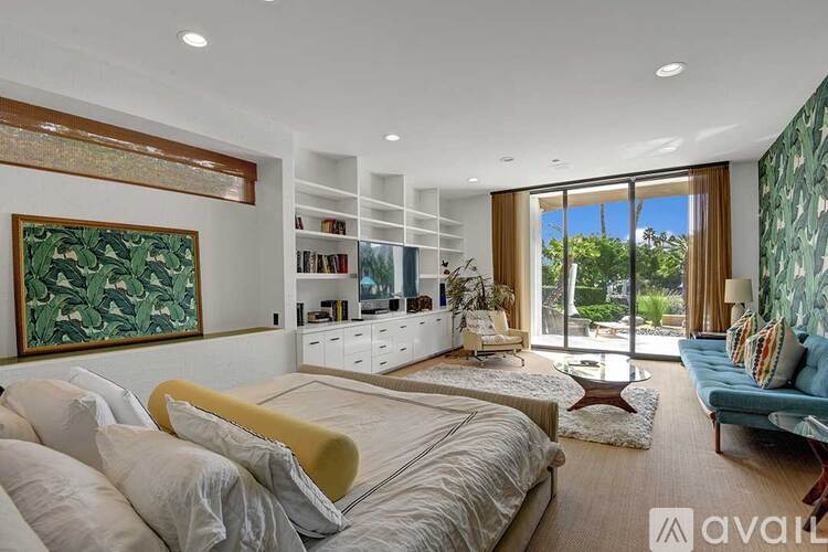 Source URL: https://prod-avail.s3.amazonaws.com/public_images/41716077/listing/GUEST-BEDROOM-3-MLS.jpg