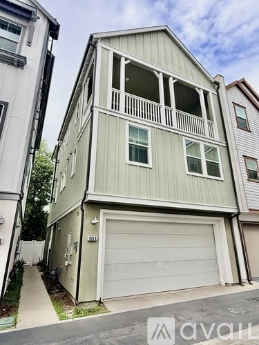 8315 N Peyton Way 4 Beds Apartment for Rent