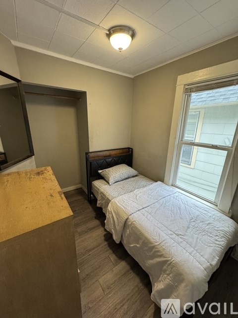 344 16Th Ave Northeast 1 Bed Apartment for Rent