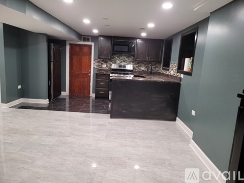 6164 North Hamilton Avenue 2 Beds Apartment for Rent