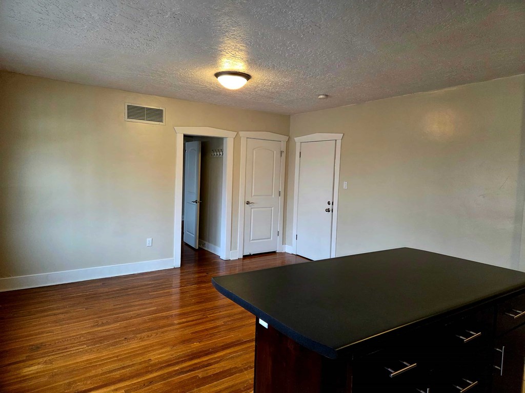 555 E 100 S #304 1 Bed House for Rent - Photo Gallery 11
