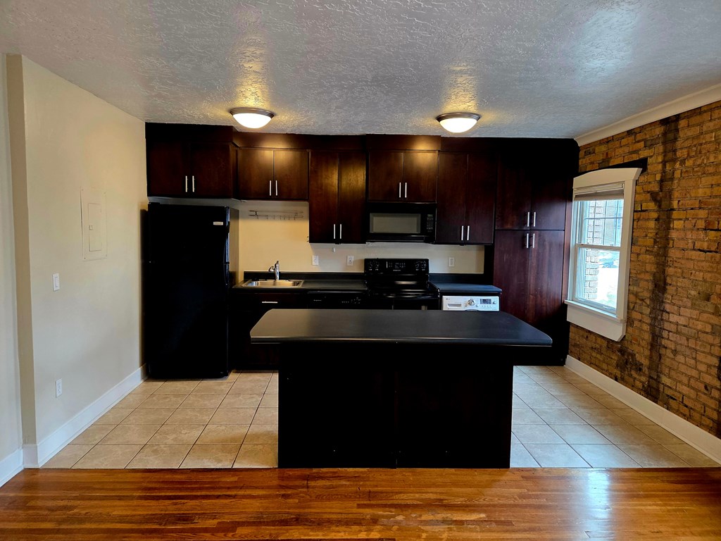 555 E 100 S #304 1 Bed House for Rent - Photo Gallery 24