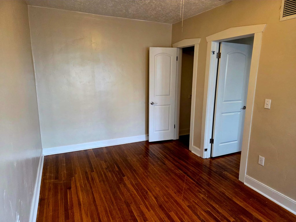 555 E 100 S #304 1 Bed House for Rent - Photo Gallery 8