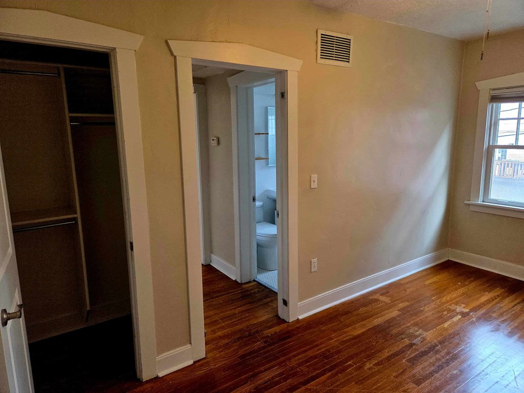 555 E 100 S #304 1 Bed House for Rent - Photo Gallery 7