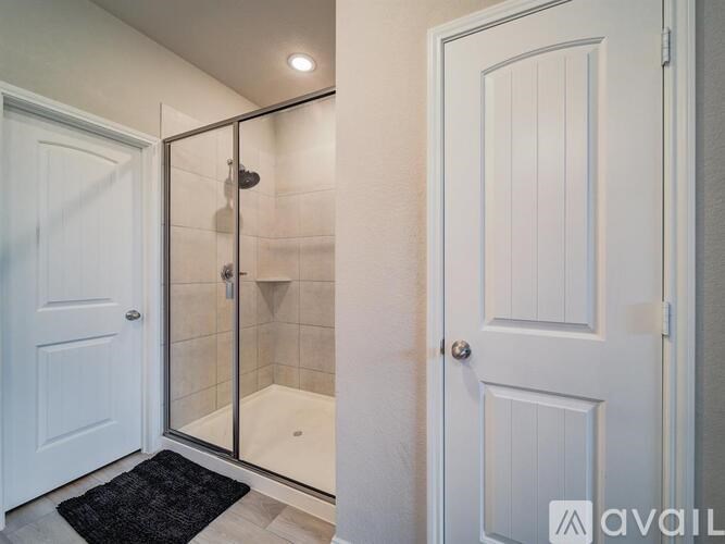 2218 Maplewood Drive 4 Beds Single Family Home for Rent - Photo Gallery 12