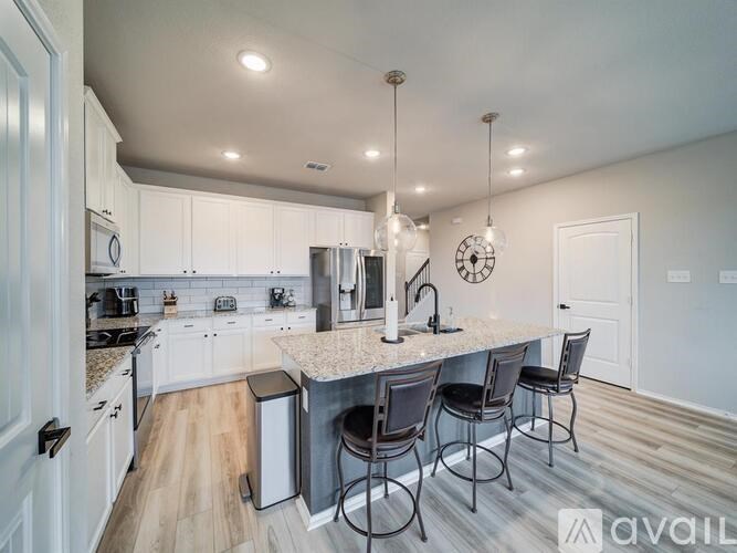 2218 Maplewood Drive 4 Beds Single Family Home for Rent - Photo Gallery 14