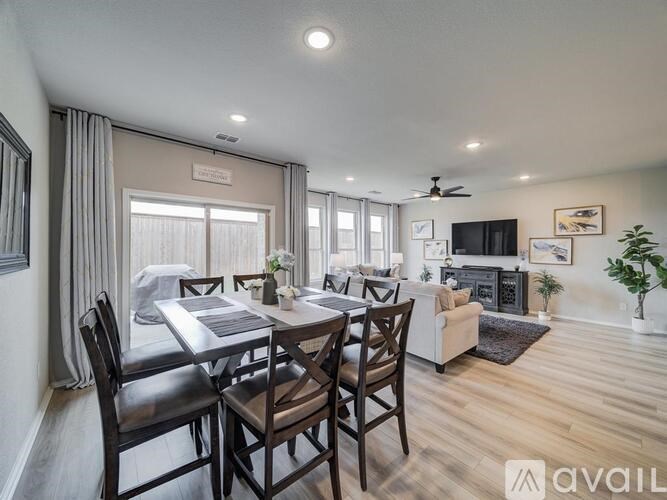 2218 Maplewood Drive 4 Beds Single Family Home for Rent - Photo Gallery 19