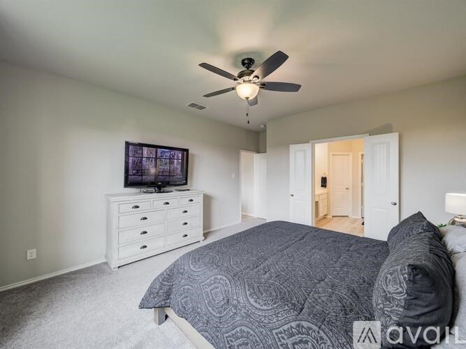 2218 Maplewood Drive 4 Beds Single Family Home for Rent - Photo Gallery 21