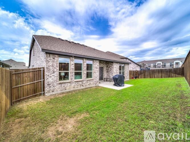 2218 Maplewood Drive 4 Beds Single Family Home for Rent - Photo Gallery 27