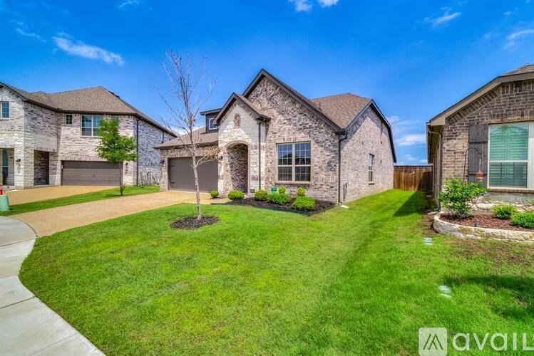 2218 Maplewood Drive 4 Beds Single Family Home for Rent - Photo Gallery 4