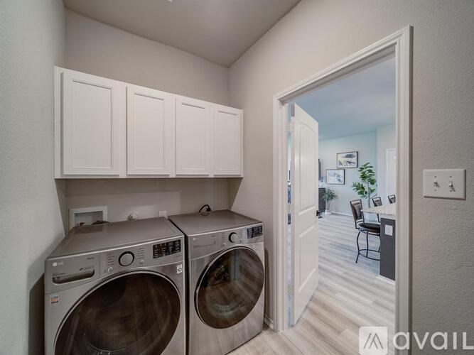 2218 Maplewood Drive 4 Beds Single Family Home for Rent - Photo Gallery 32