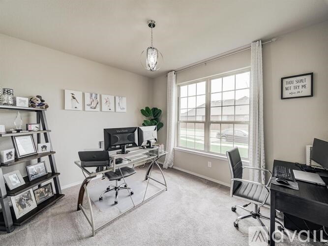 2218 Maplewood Drive 4 Beds Single Family Home for Rent - Photo Gallery 10