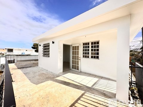 361 Calle Kelly 3 Beds Apartment for Rent