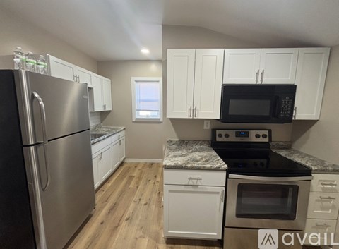 613 S Walnut St 3 Beds Apartment for Rent