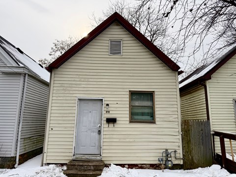 812 Culbertson 2 Beds Apartment for Rent