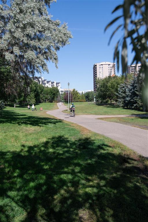 Beautiful parks and paths to walk, bike and relax.  Thumbnail click to zoom.