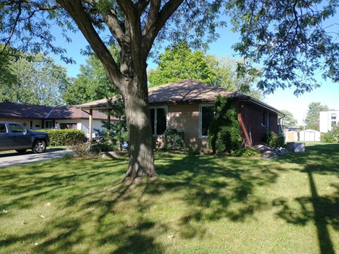 39 Village Drive 2-3 Beds Apartment for Rent - Photo Gallery 1