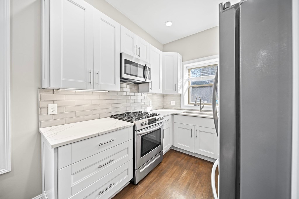 74 1/2 N Ohio Avenue 3 Beds House for Rent - Photo Gallery 34