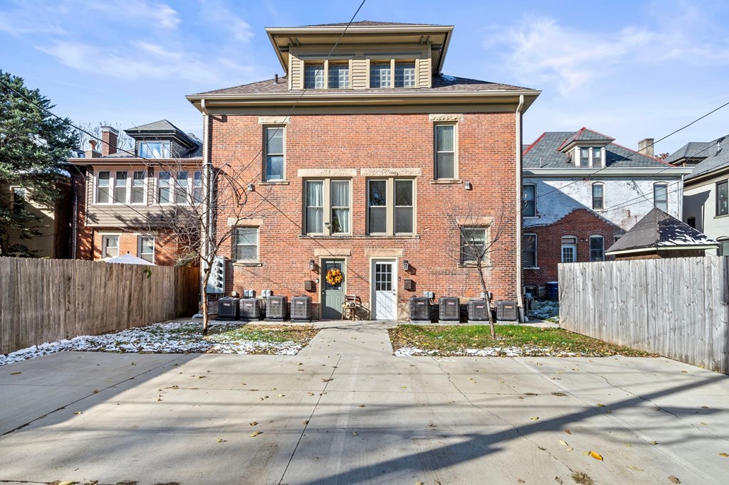 74 1/2 N Ohio Avenue 3 Beds House for Rent - Photo Gallery 57