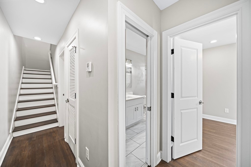 74 1/2 N Ohio Avenue 3 Beds House for Rent - Photo Gallery 33