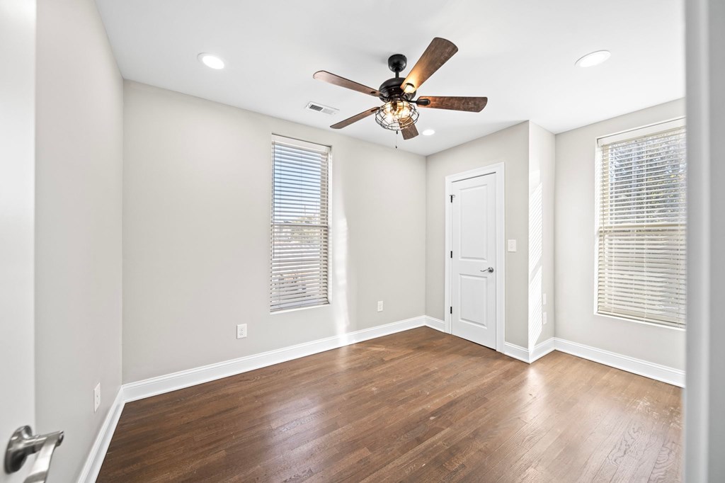 74 1/2 N Ohio Avenue 3 Beds House for Rent - Photo Gallery 37