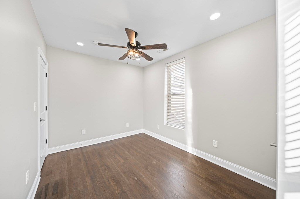 74 1/2 N Ohio Avenue 3 Beds House for Rent - Photo Gallery 27