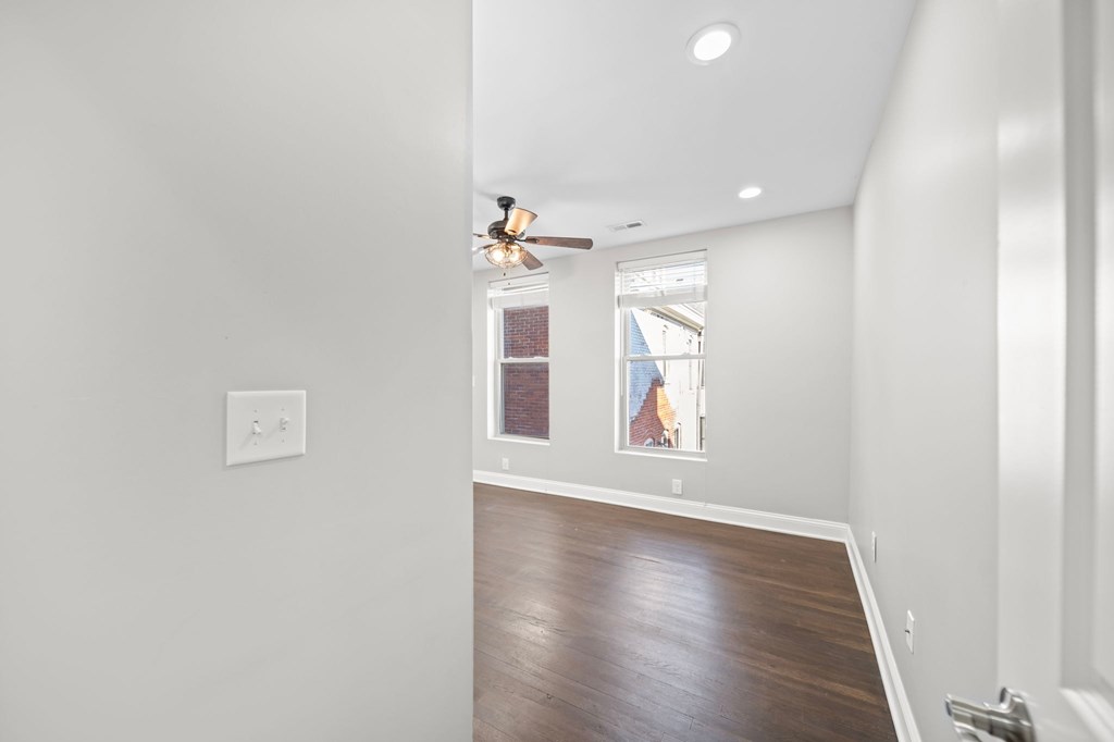 74 1/2 N Ohio Avenue 3 Beds House for Rent - Photo Gallery 23