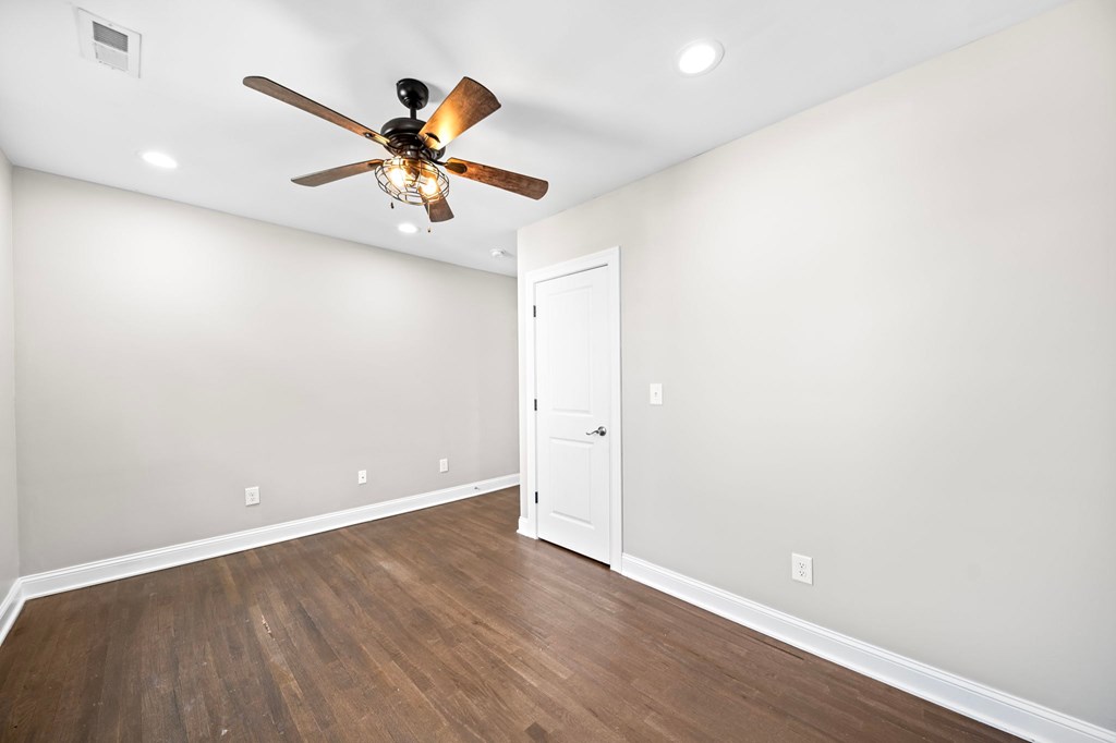 74 1/2 N Ohio Avenue 3 Beds House for Rent - Photo Gallery 14