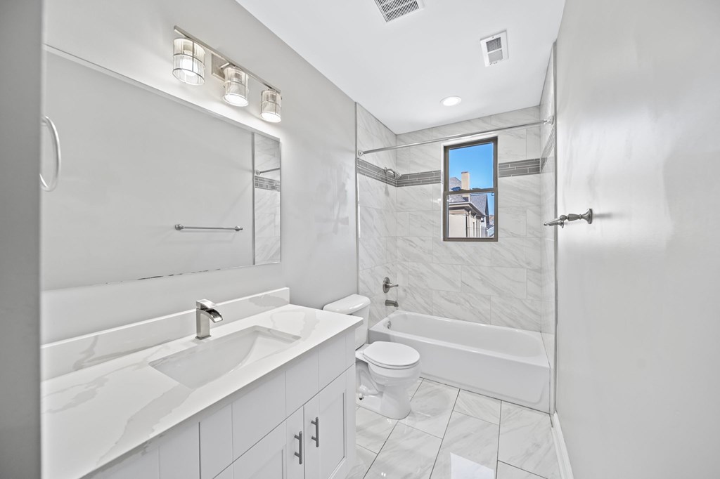 74 1/2 N Ohio Avenue 3 Beds House for Rent - Photo Gallery 9